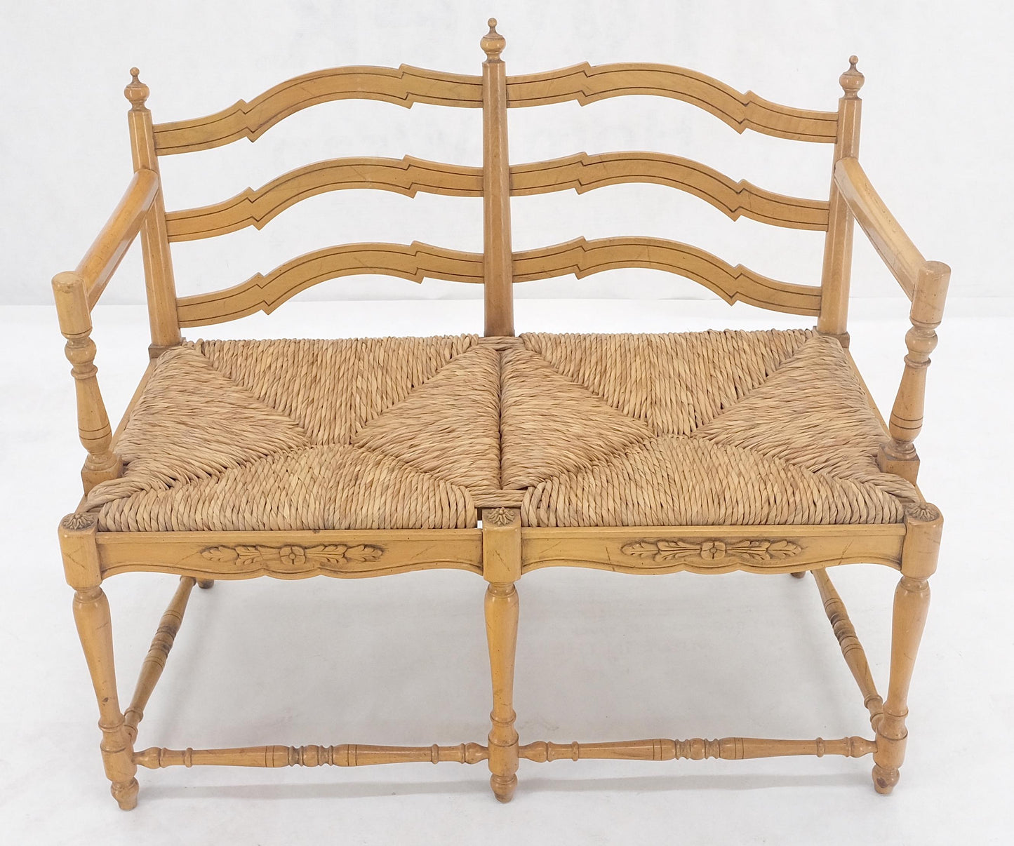 Rush Seat Ladder Back Carved Maple Country Style Loveseat Sofa Bench MINT!