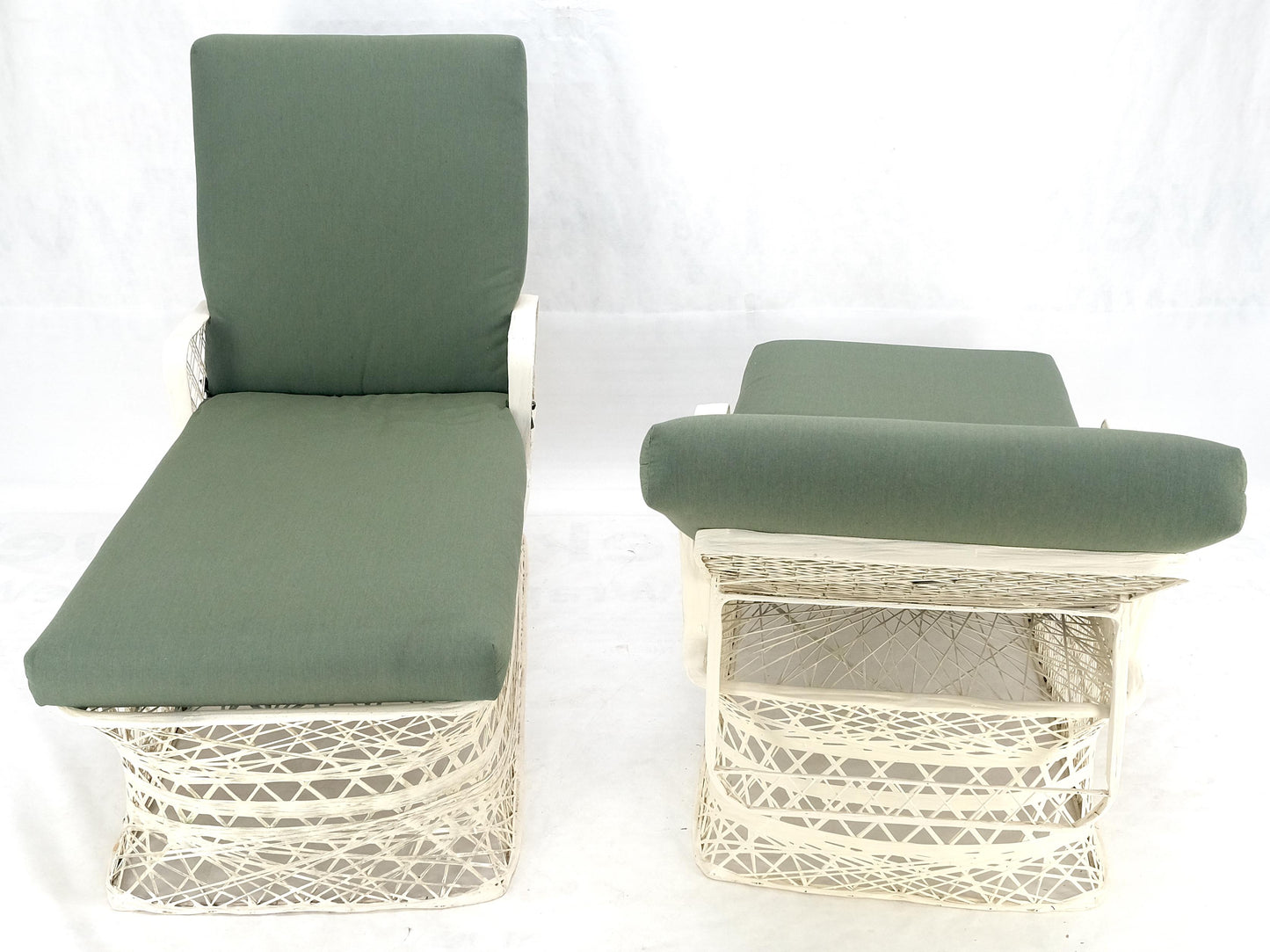 Woodard Pair Mid Century Modern Spun Fiberglass Outdoor Chaise Lounge Chairs