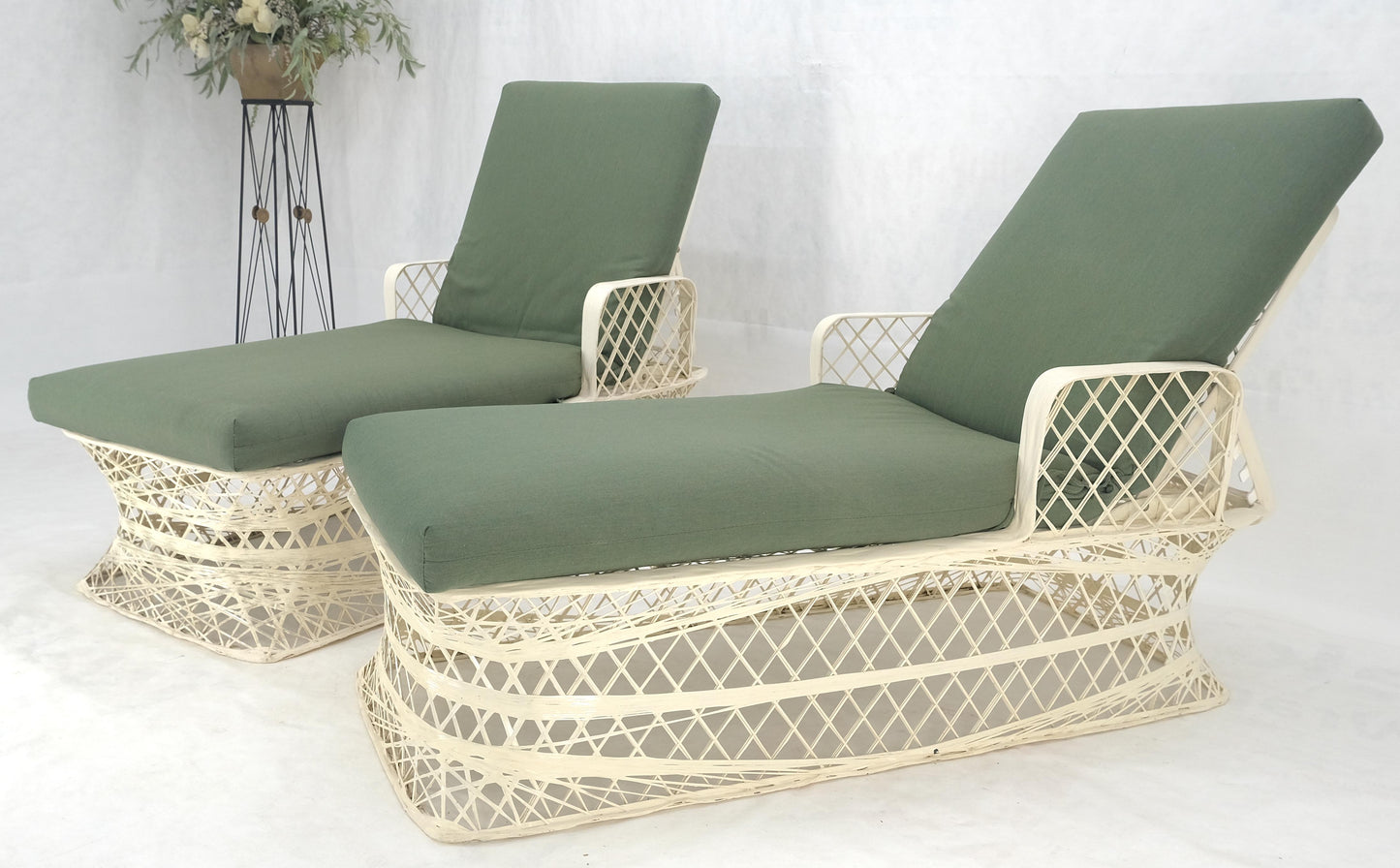 Woodard Pair Mid Century Modern Spun Fiberglass Outdoor Chaise Lounge Chairs