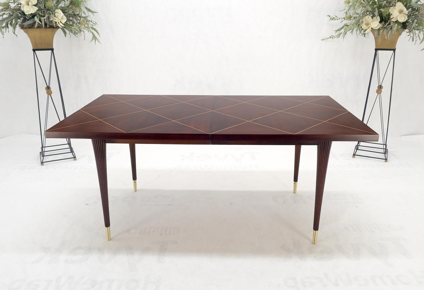 Tommy Parzinger Charak Modern Dimond Top Tapered Leg Dining Table Leaves MINT!