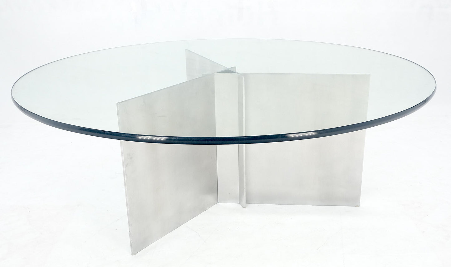 Triangle Aluminum Interlocking Sheet Metal Base Round Glass Top Coffee Table