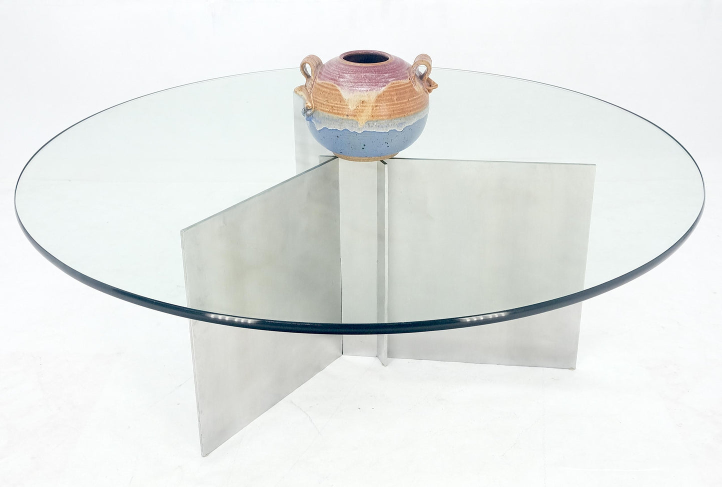 Triangle Aluminum Interlocking Sheet Metal Base Round Glass Top Coffee Table