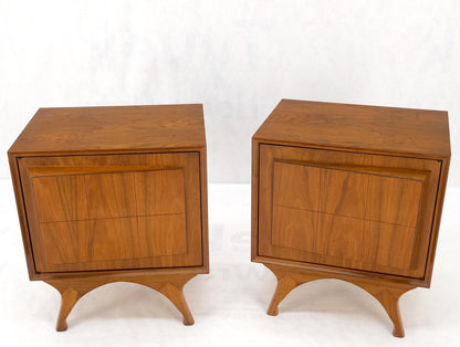 Pair Sculpted Fronts Legs Walnut Mid-Century Modern Nightstands End Tables MINT!