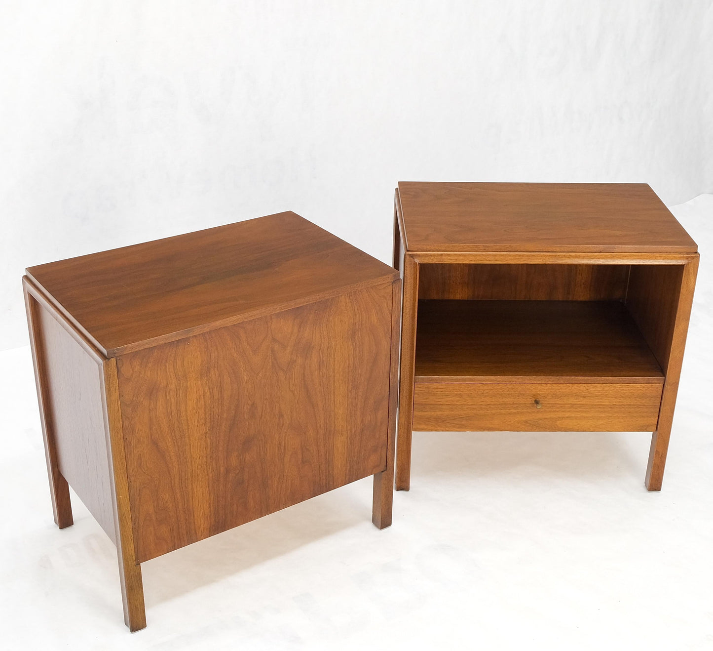 Pair Finished Back Danish Mid Century Modern One Drawer Walnut Night Stands MINT