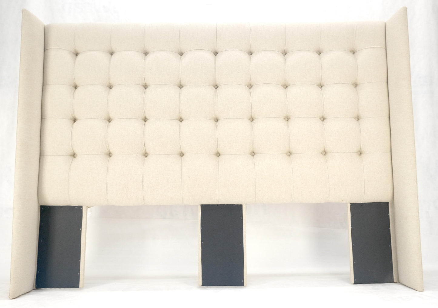 Tufted Custom Oatmeal Linen Upholstery King Size Wing Headboard King Size Bed