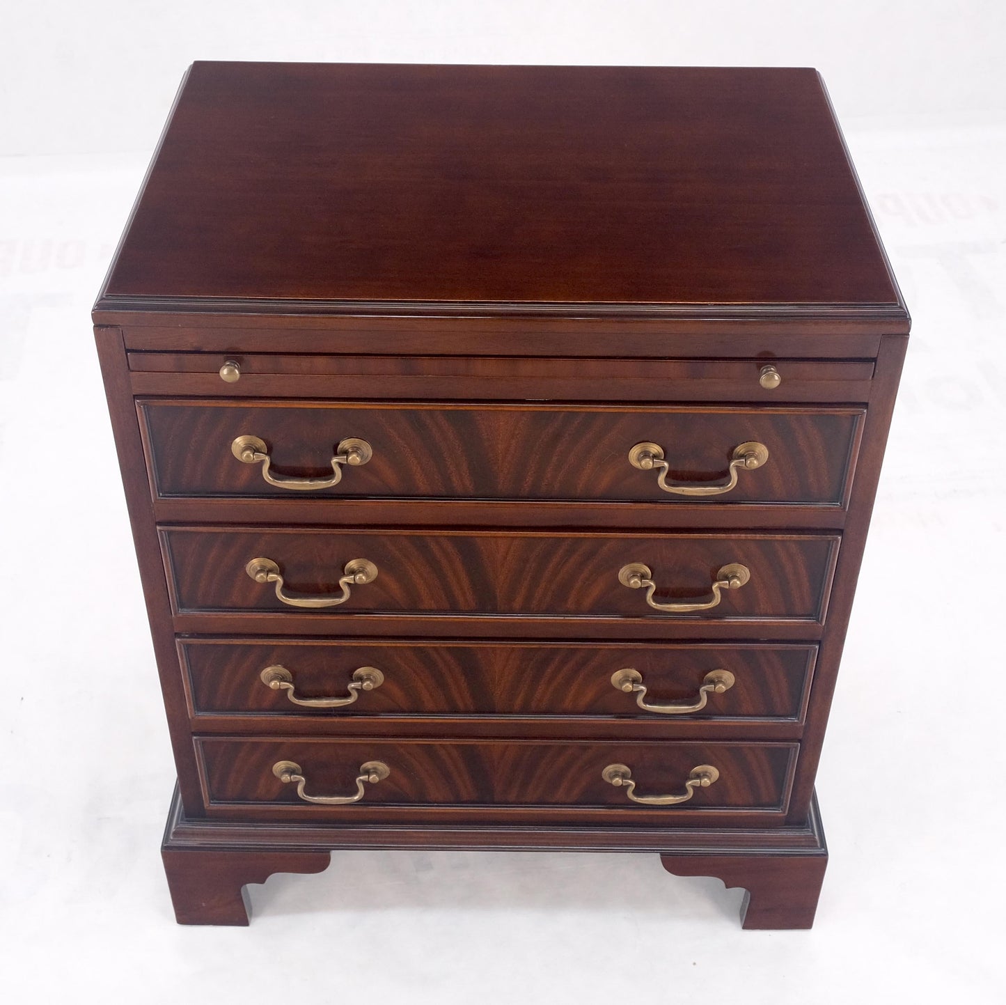 Pull Out Tray 4 Drawers Flame Mahogany Brass Pull Compact Bachelor Chest Dresser