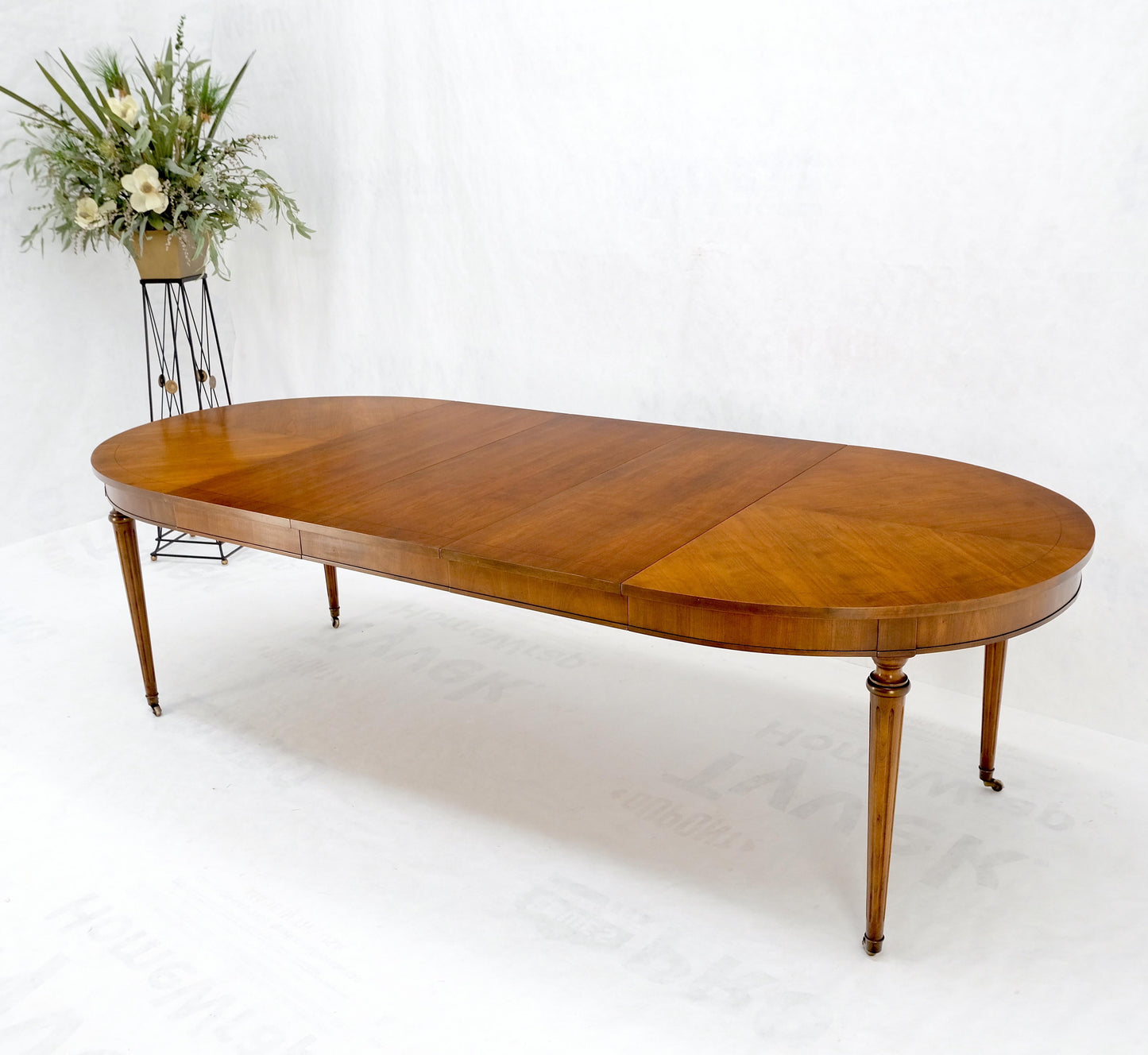 American Mid-Century Oval Satinwood DiningTable 3 Leaves Fluted Tapered Leg Mint