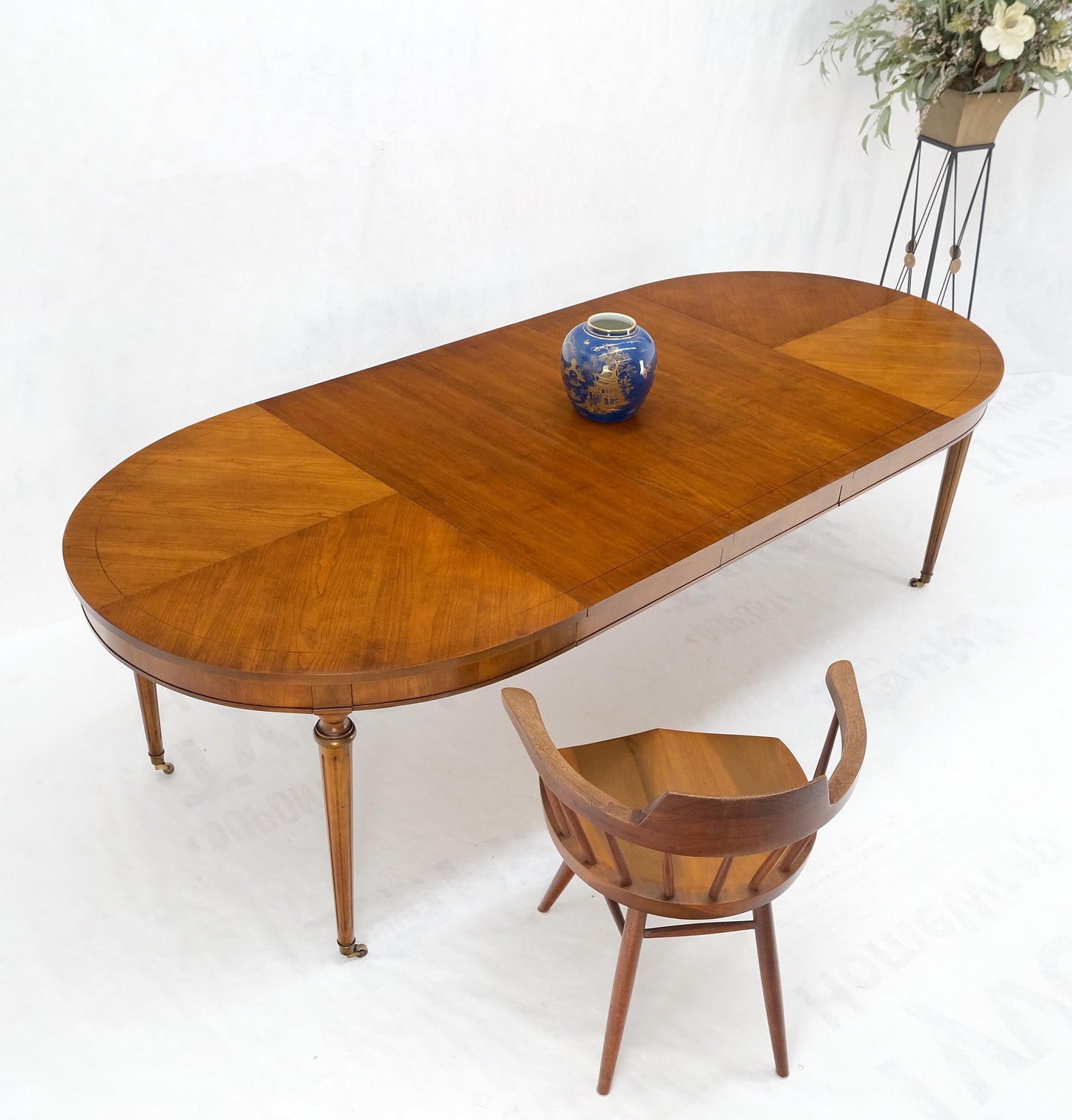 American Mid-Century Oval Satinwood DiningTable 3 Leaves Fluted Tapered Leg Mint