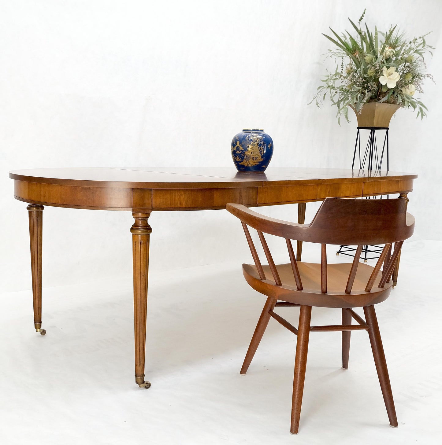 American Mid-Century Oval Satinwood DiningTable 3 Leaves Fluted Tapered Leg Mint