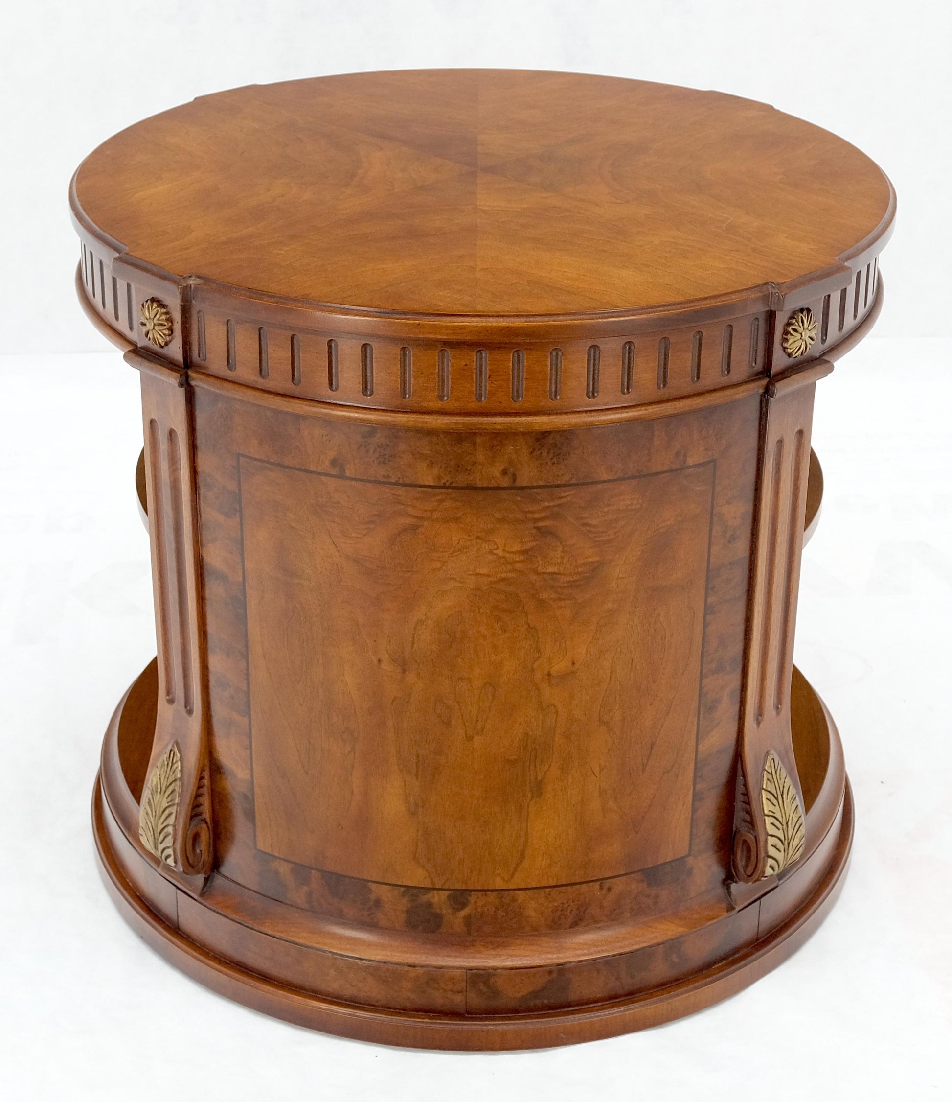 Henredon Burl Walnut Round Center Lamp Side Occasional Table Stand Shelves Mint!