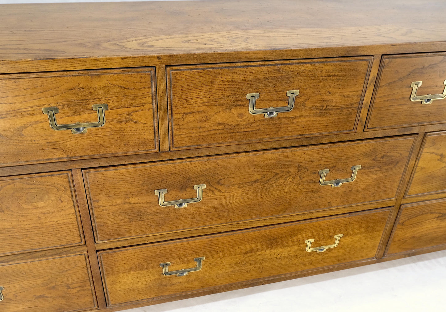 Henredon Campaign Style 9 Drawers Brass Drop Pulls Long Dresser Credenza Mint!