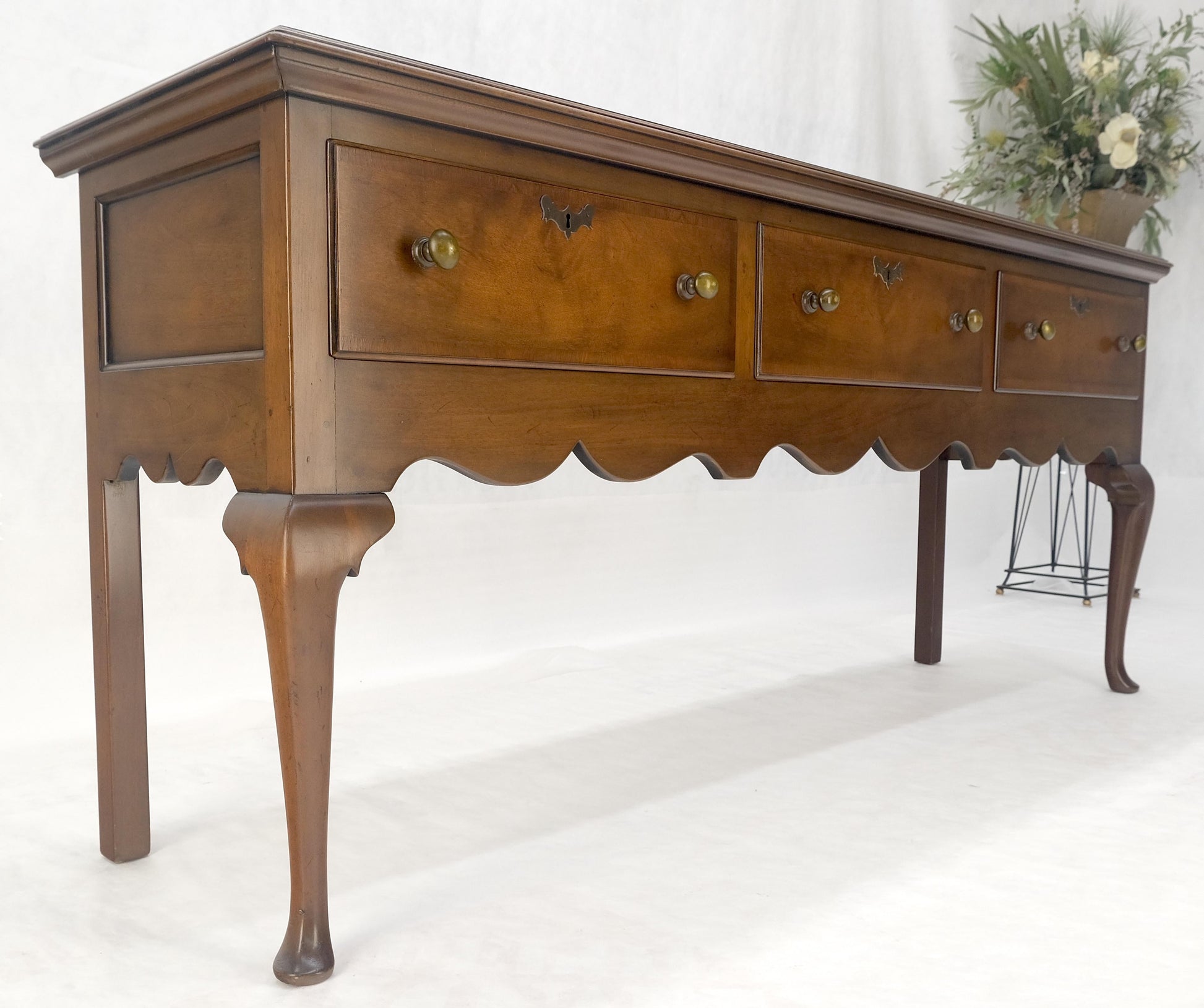 Kittinger Williamsburg Restoration 3 Drawers Queen An Walnut Sideboard MINT