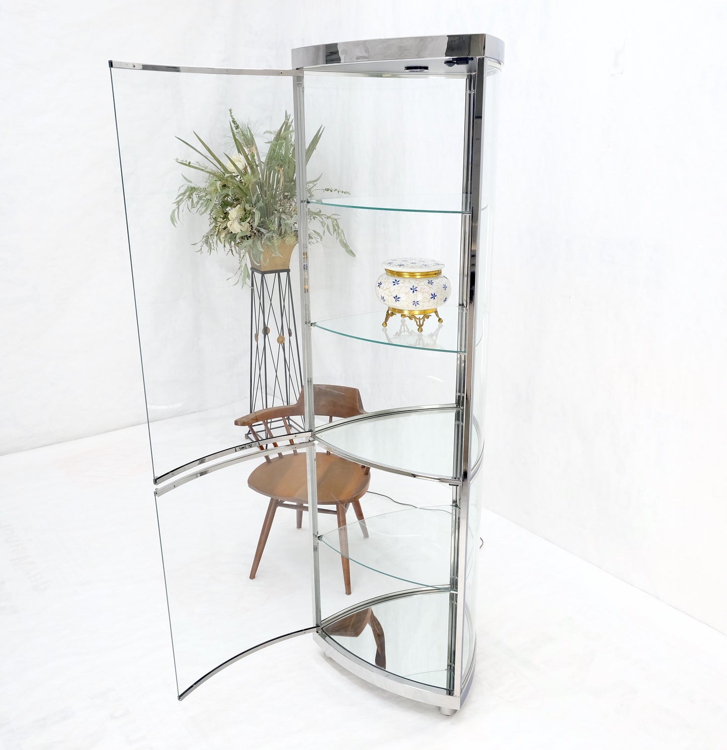 Rounded Triangle Shape Bowed Glass & Chrome Shelves Display Case Vitrine MINT!