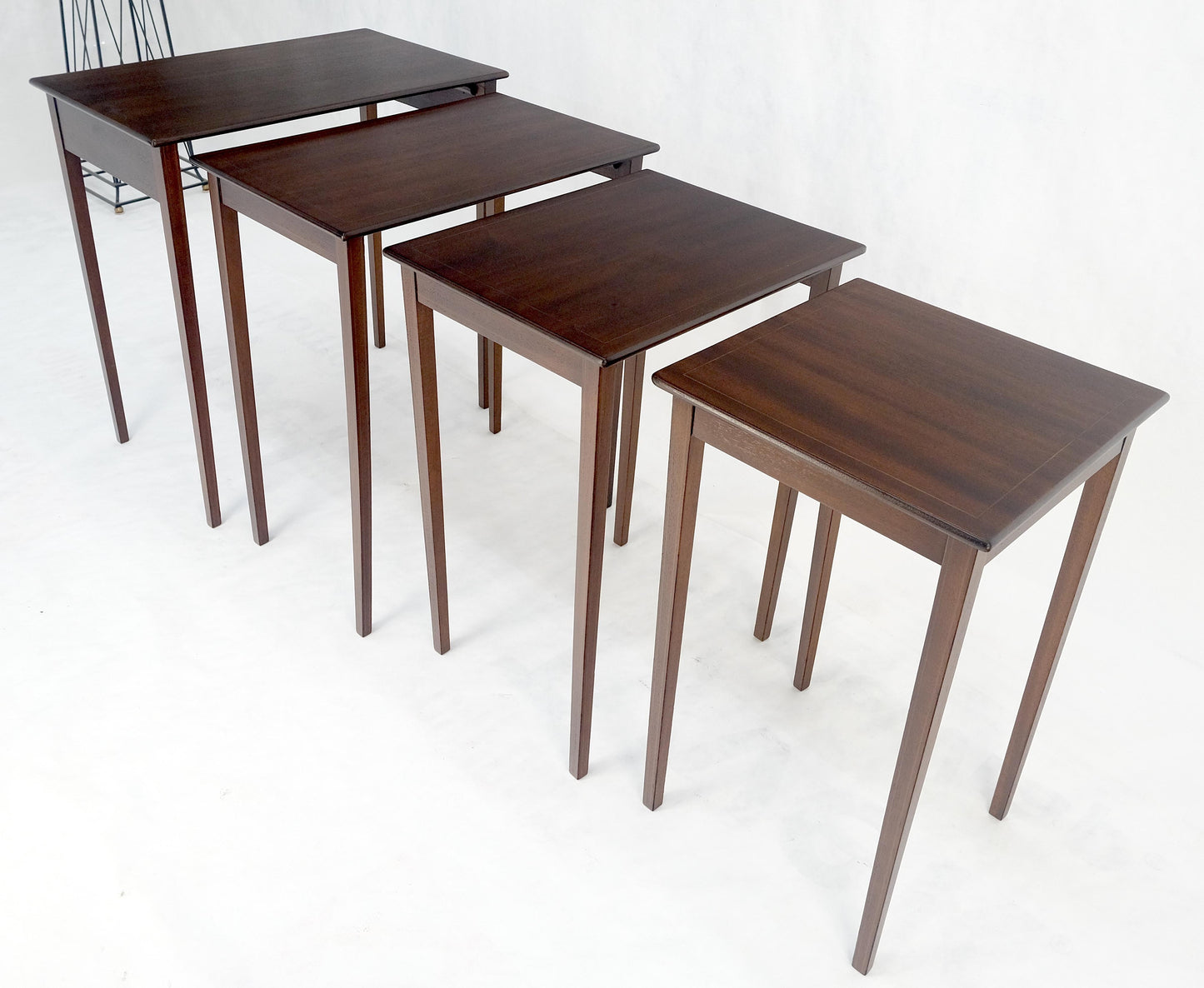 Set of 4 Elegant Tapered Legs Mahogany Federal Nesting Side End Tables MINT