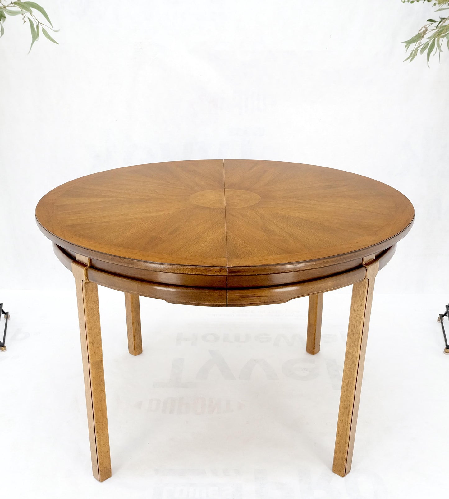 Round Sunburst Pattern Mid-Century Modern Dining Table with Two Leaves Mint