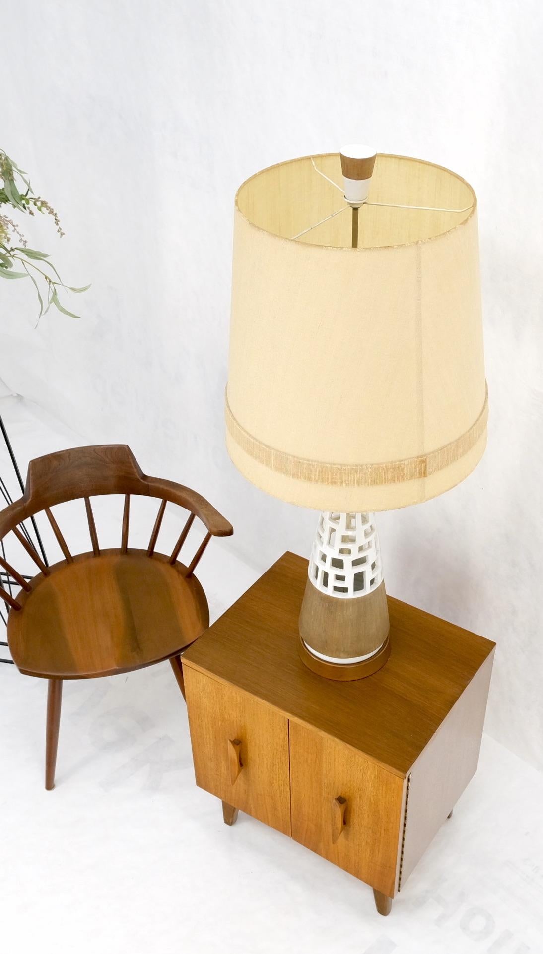 Mid-Century Modern Cone Shape Geometrical Pattern Pierce Pattern Base Table Lamp