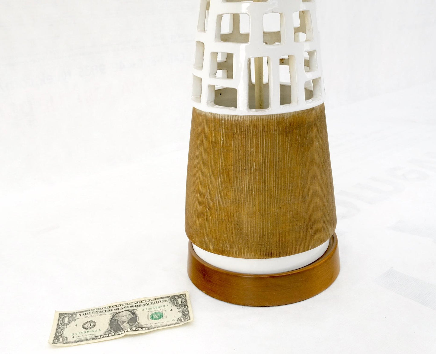 Mid-Century Modern Cone Shape Geometrical Pattern Pierce Pattern Base Table Lamp