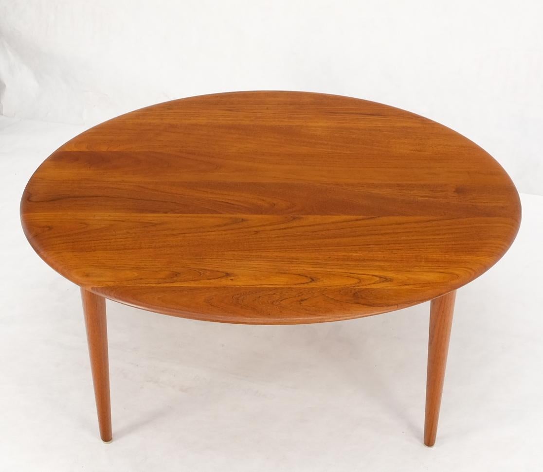 France & Son Round Solid Teak Danish Mid-Century Modern Coffee Table