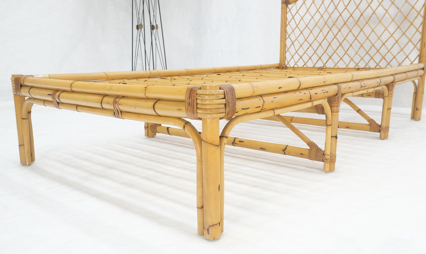 Vintage 1970s Large Bamboo Chaise Lounge Daybed Frame MINT!