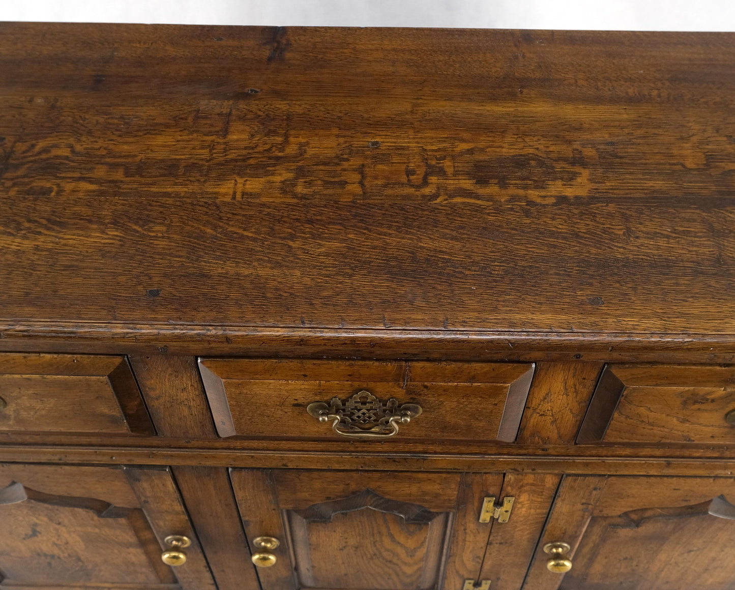 Dovetailed Drawer Quality Farmhouse Welsh Oak Cupboard Breakfront Sideboard MINT