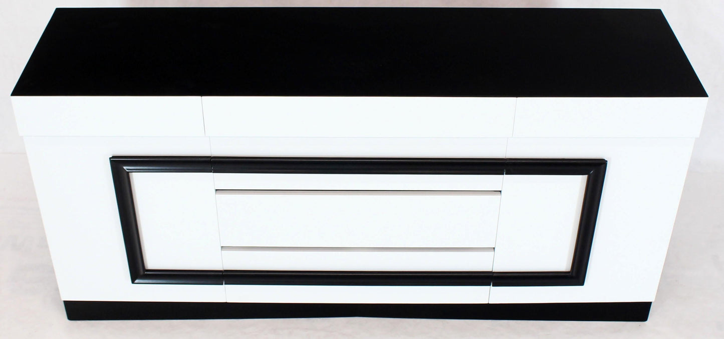 Two-Tone Black and White Lacquer 10 Drawers Dresser Cabinet