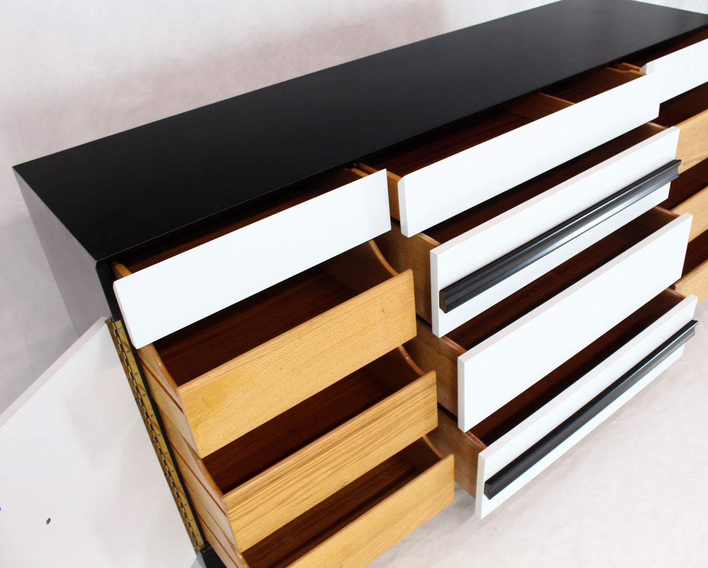 Two-Tone Black and White Lacquer 10 Drawers Dresser Cabinet