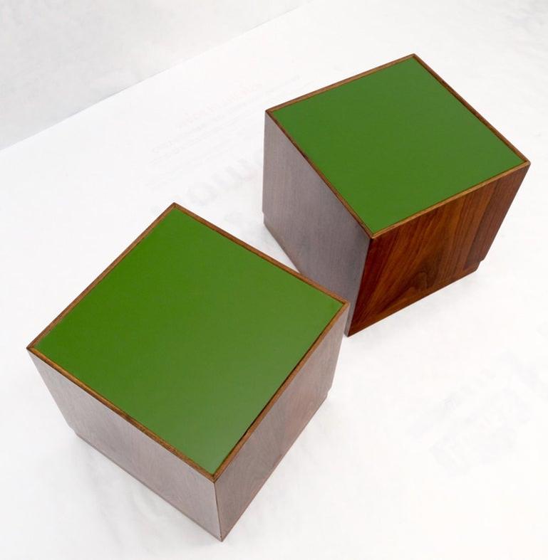 Pair of Cube Shape Walnut Mid-Century Modern End Side Occasional Tables Stands