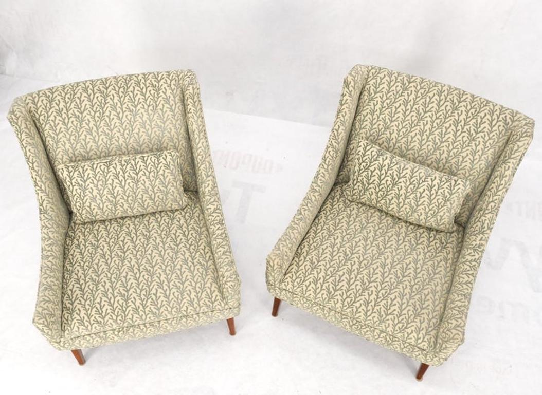 Pair of Scoop like Shape Light Profile Mid Century Modern Lounge Chairs Mint