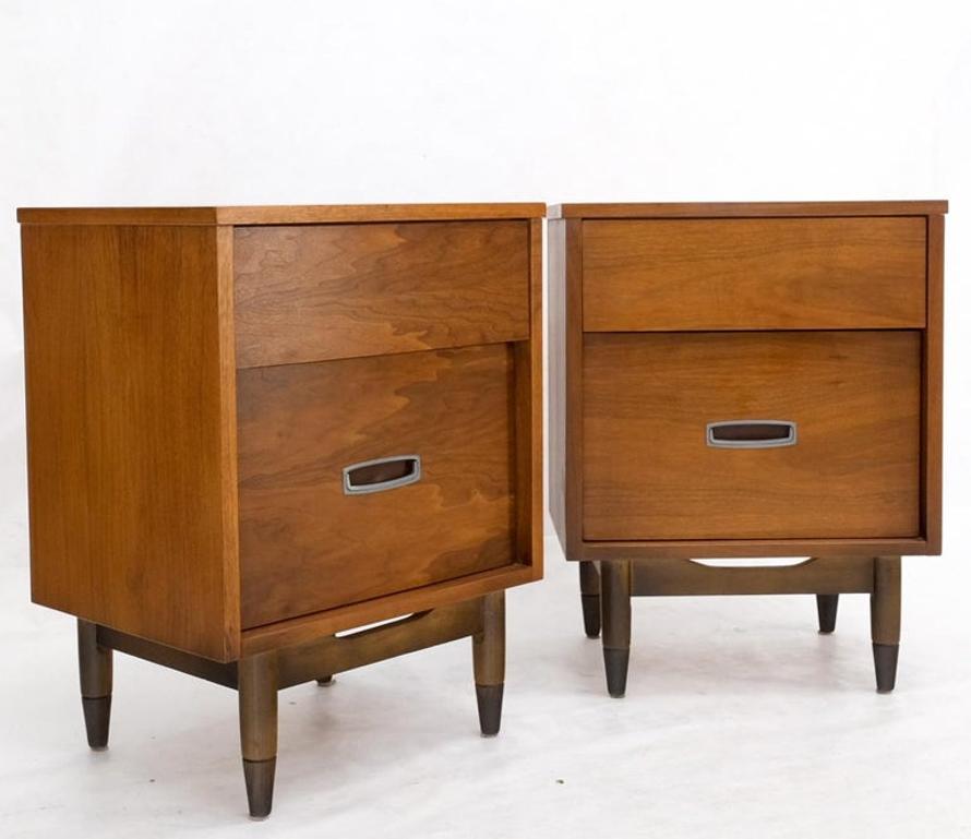 Pair Light American Walnut Two Drawers End Tables Nightstands Cabinets Dowel Leg