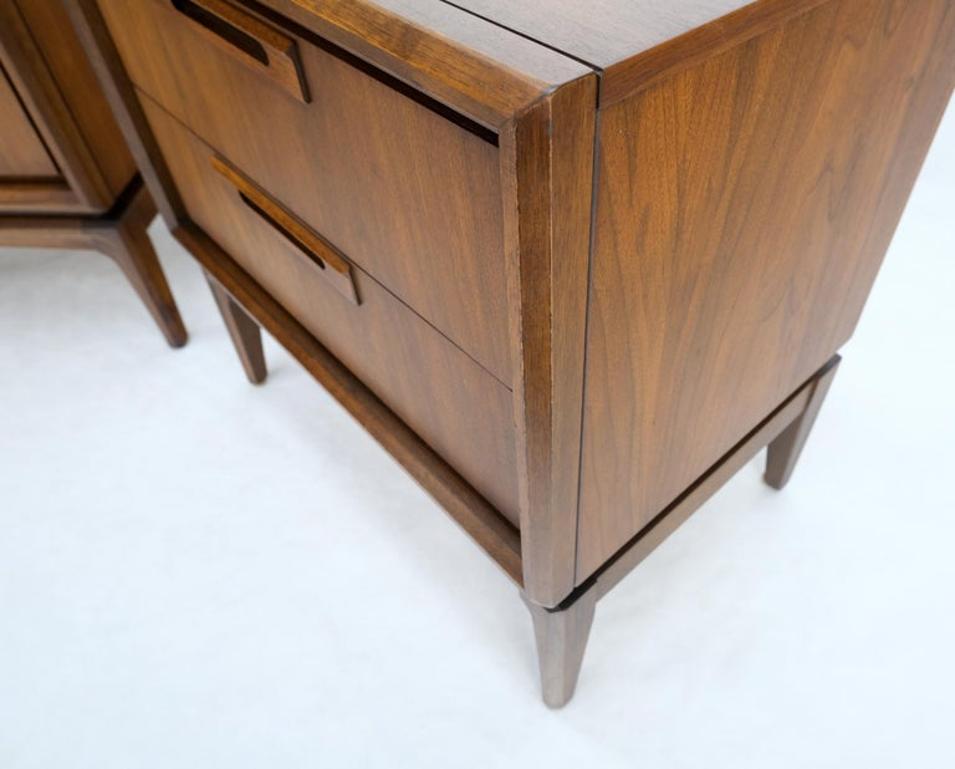 Pair of Mid-Century Modern American Walnut Two Drawers Night Stands End Tables