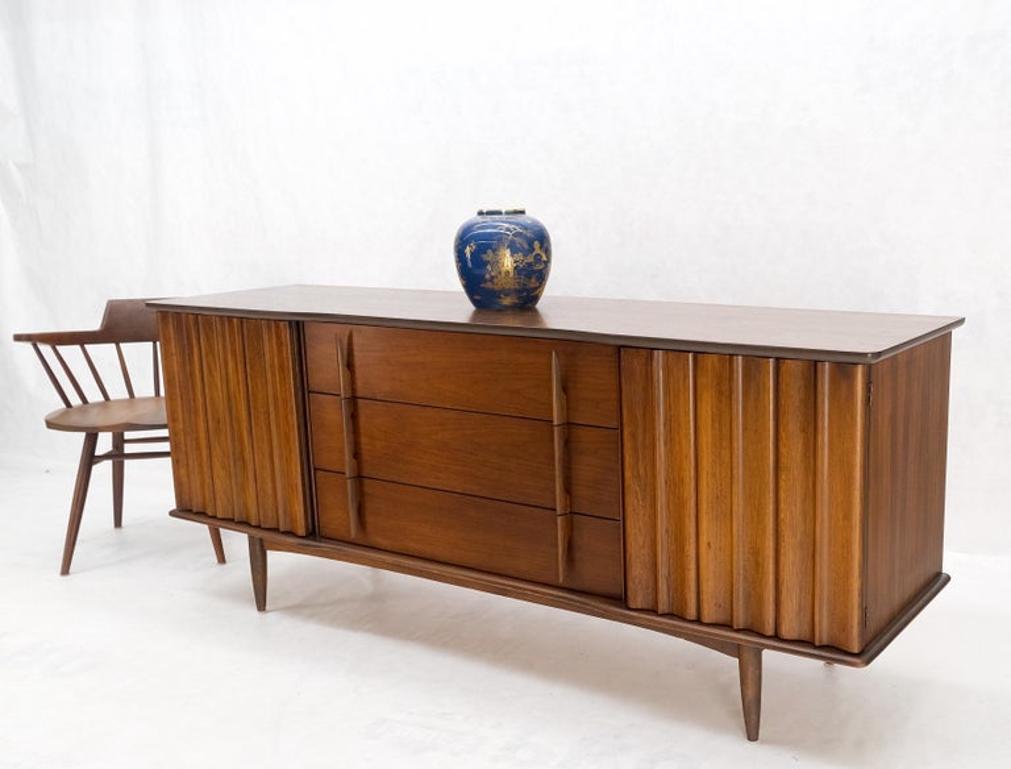 Mid-Century Modern Walnut 2 Door 3 Drawers Sculptural Dresser Credenza Mint!