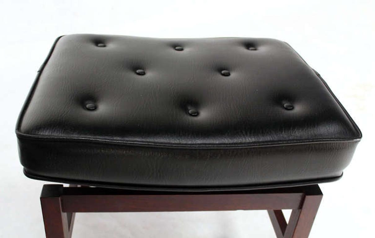 Mid-Century Modern Upholstered Walnut Bench by Risom