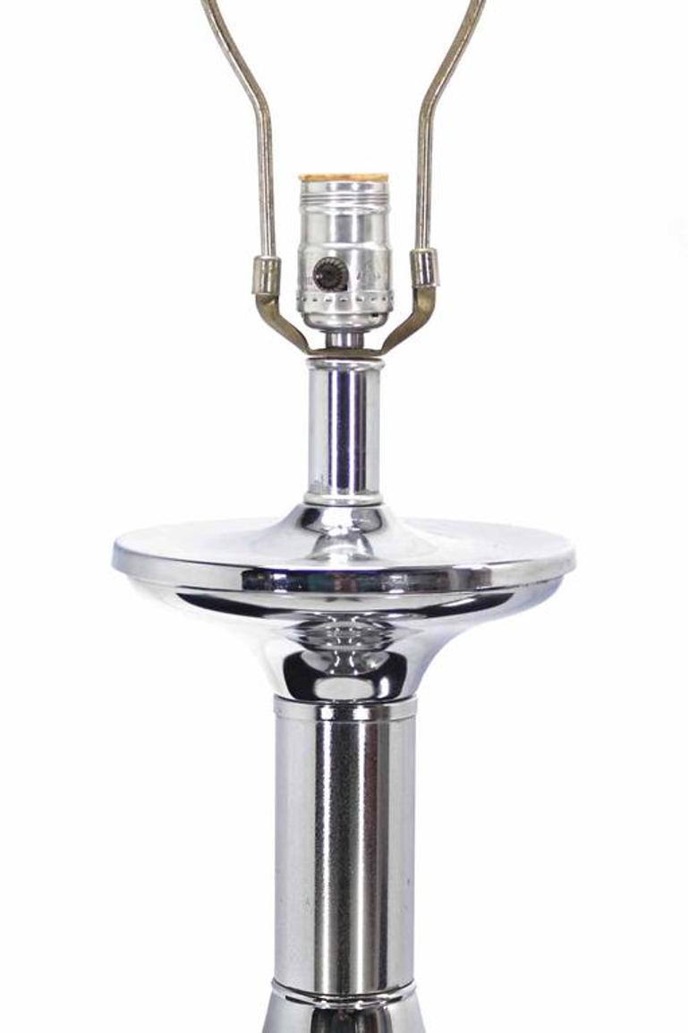 Nice Chrome Base Mid-Century Modern Turn Shape Table Lamp