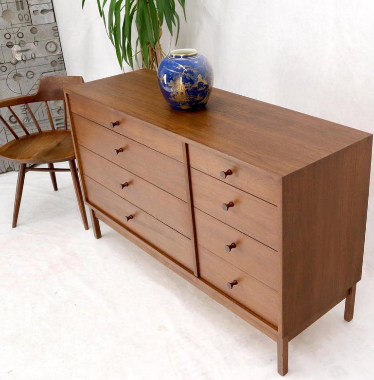 Mid-Century Modern Walnut 8 Drawers Long Dresser Credenza