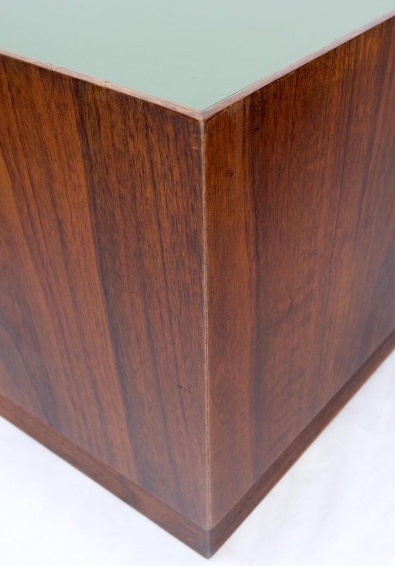 Pair of Cube Shape Walnut Mid-Century Modern End Side Occasional Tables Stands