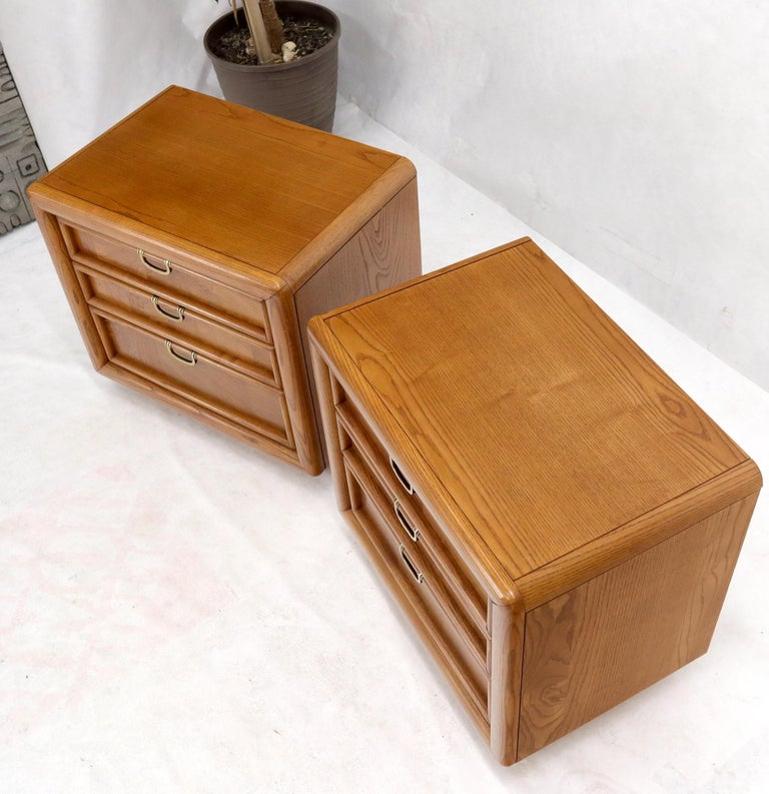 Pair of Broyhill Three Drawer Nightstands End Side Tables