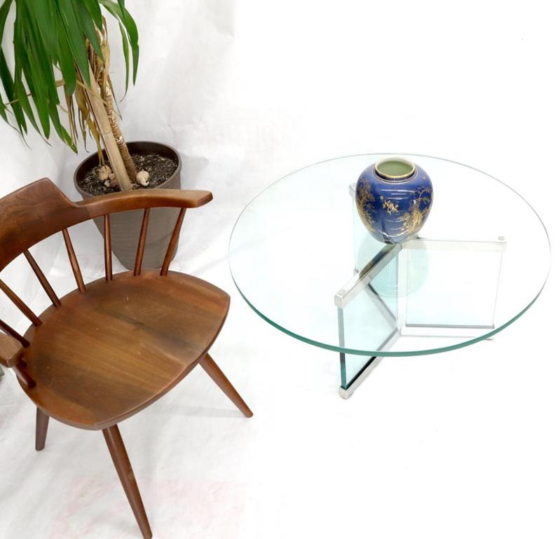 Thick Glass and Chrome Round Mid-Century Modern Coffee Table