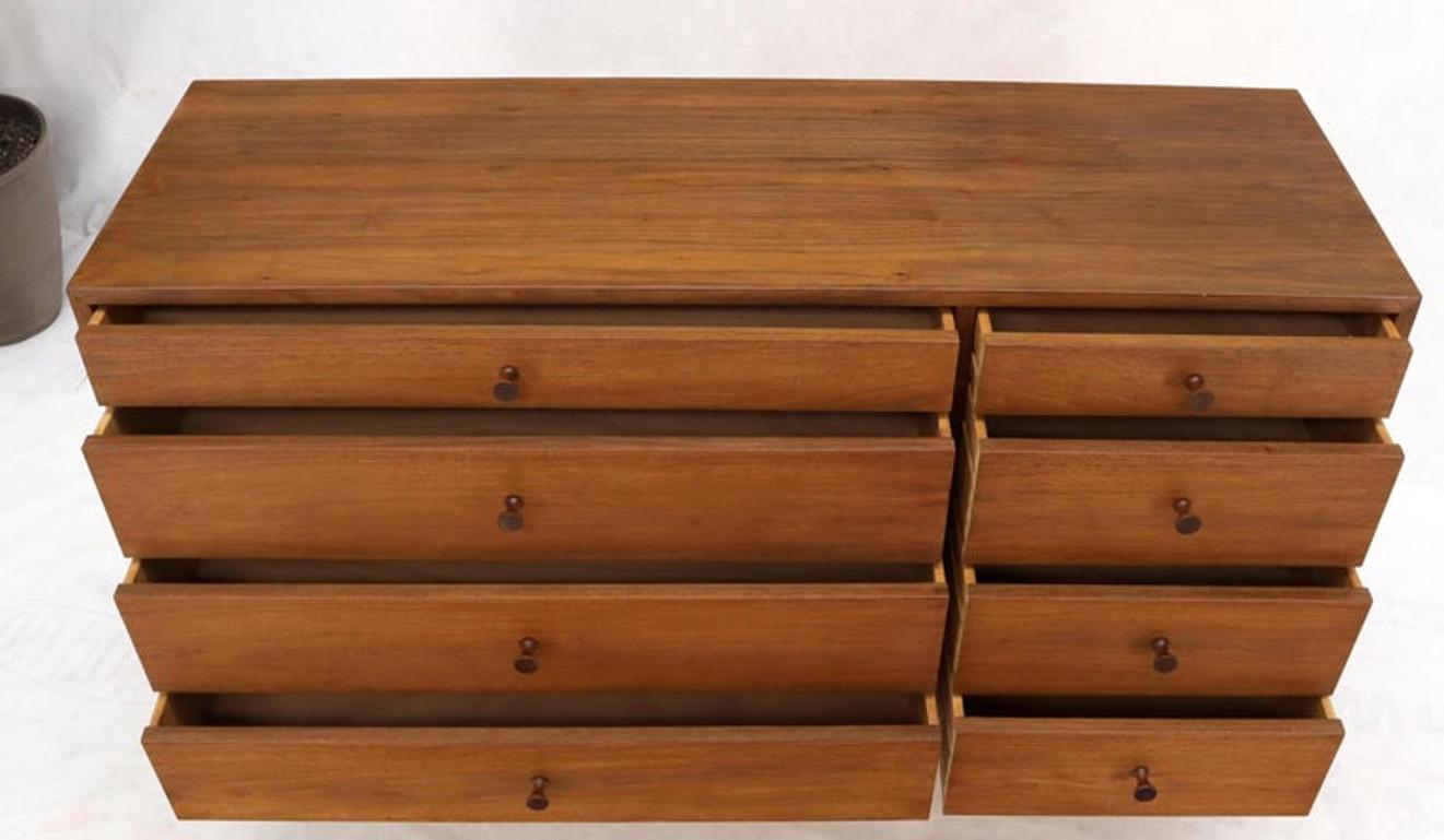 Mid-Century Modern Walnut 8 Drawers Long Dresser Credenza