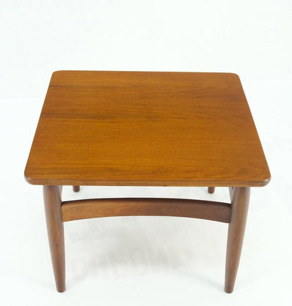 Square Mid-Century Modern Walnut Dowel Leg Side Coffee Occasional Table Mint!