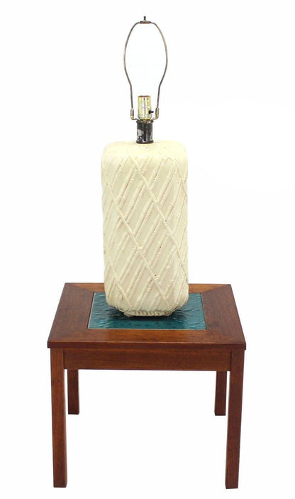 Rounded Corners Pedestal Shape White Faux Bamboo Decorated Pattern Table Lamp