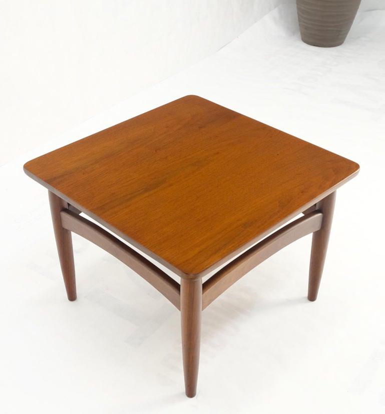 Square Mid-Century Modern Walnut Dowel Leg Side Coffee Occasional Table Mint!