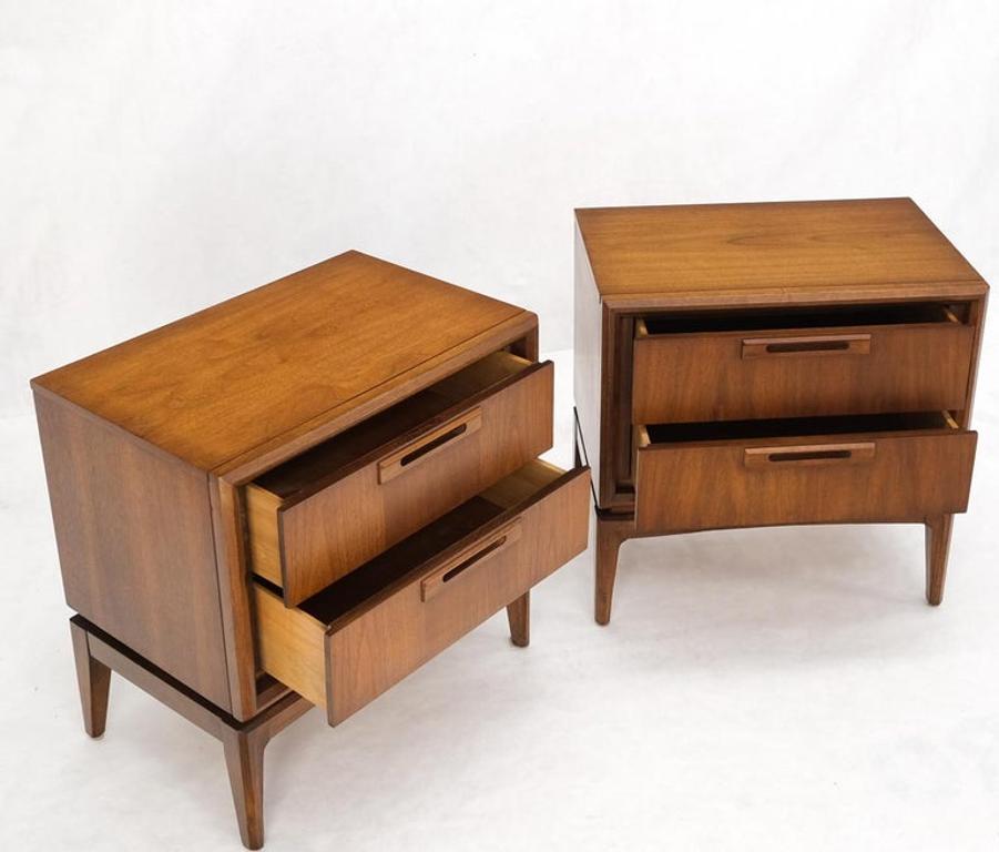 Pair of Mid-Century Modern American Walnut Two Drawers Night Stands End Tables